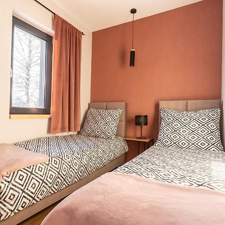 Zielona Zaba Hotel Derc Luaran gambar