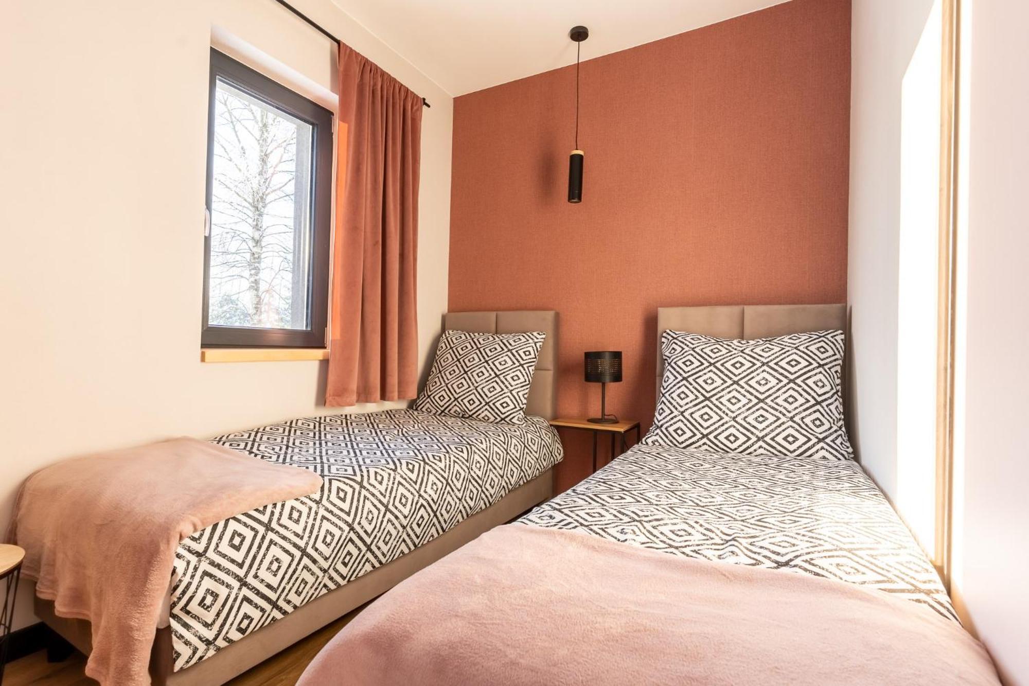 Zielona Zaba Hotel Derc Luaran gambar